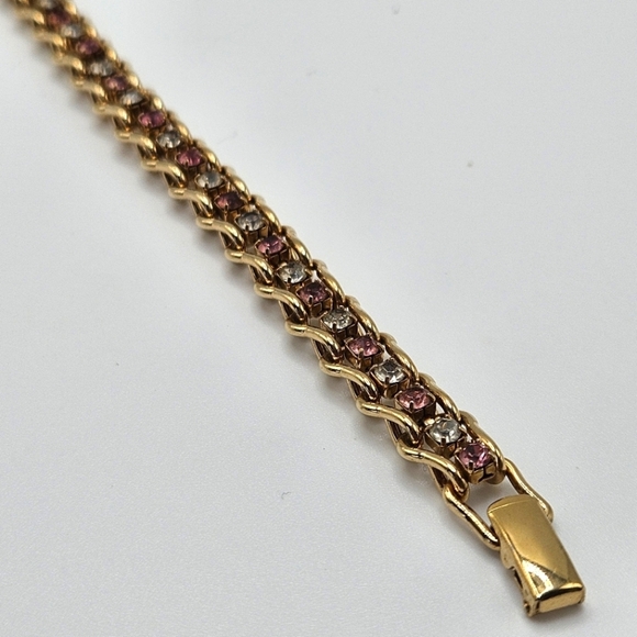 VINTAGE Pink and Clear Prong Set Rhinestone Tennis Style Gold Tone Bracelet - Picture 6 of 7